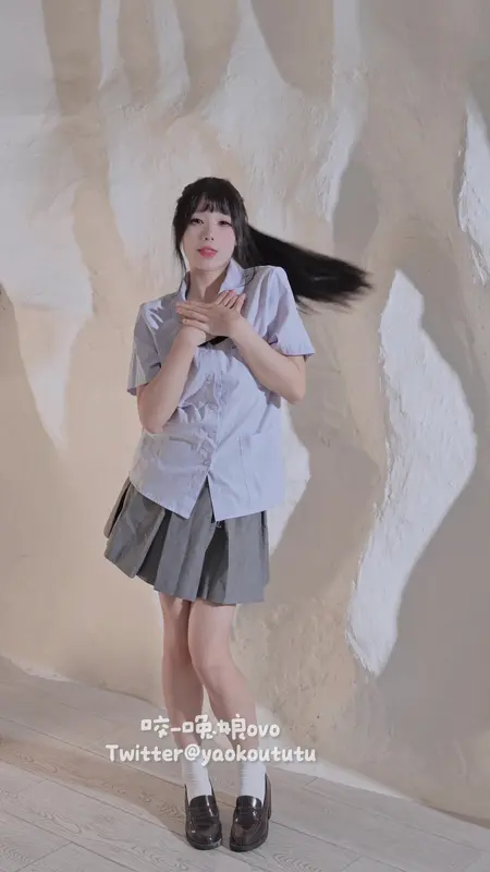 咬一口兔娘(黏黏团子兔) – NO.076 盒岛1800目标奖励『I LOVE U』 16